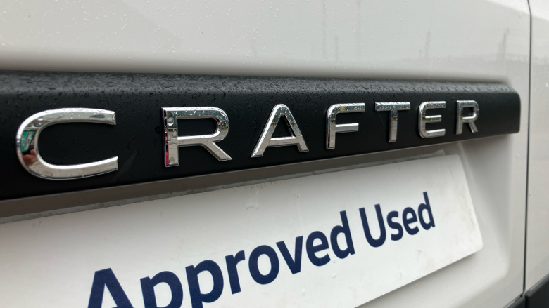 Volkswagen Crafter Cr35 Mwb Diesel 2.0 TDI 140PS Commerce Plus High Roof Van Auto